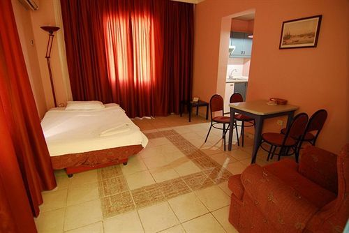 Akdeniz Apart Hotel Kusadasi Bagian luar foto